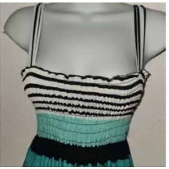 Romantic Sini ***stylish sleeveless dress in size XL - Picture 4 of 11